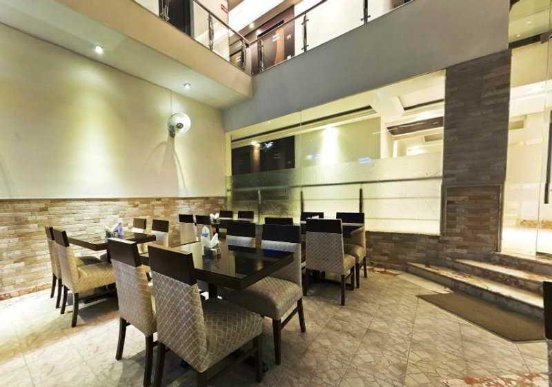 Fabhotel Marble Arch Karol Bagh Delhi  Exterior photo