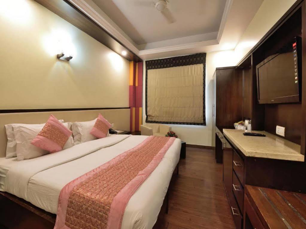 Fabhotel Marble Arch Karol Bagh Delhi  Exterior photo