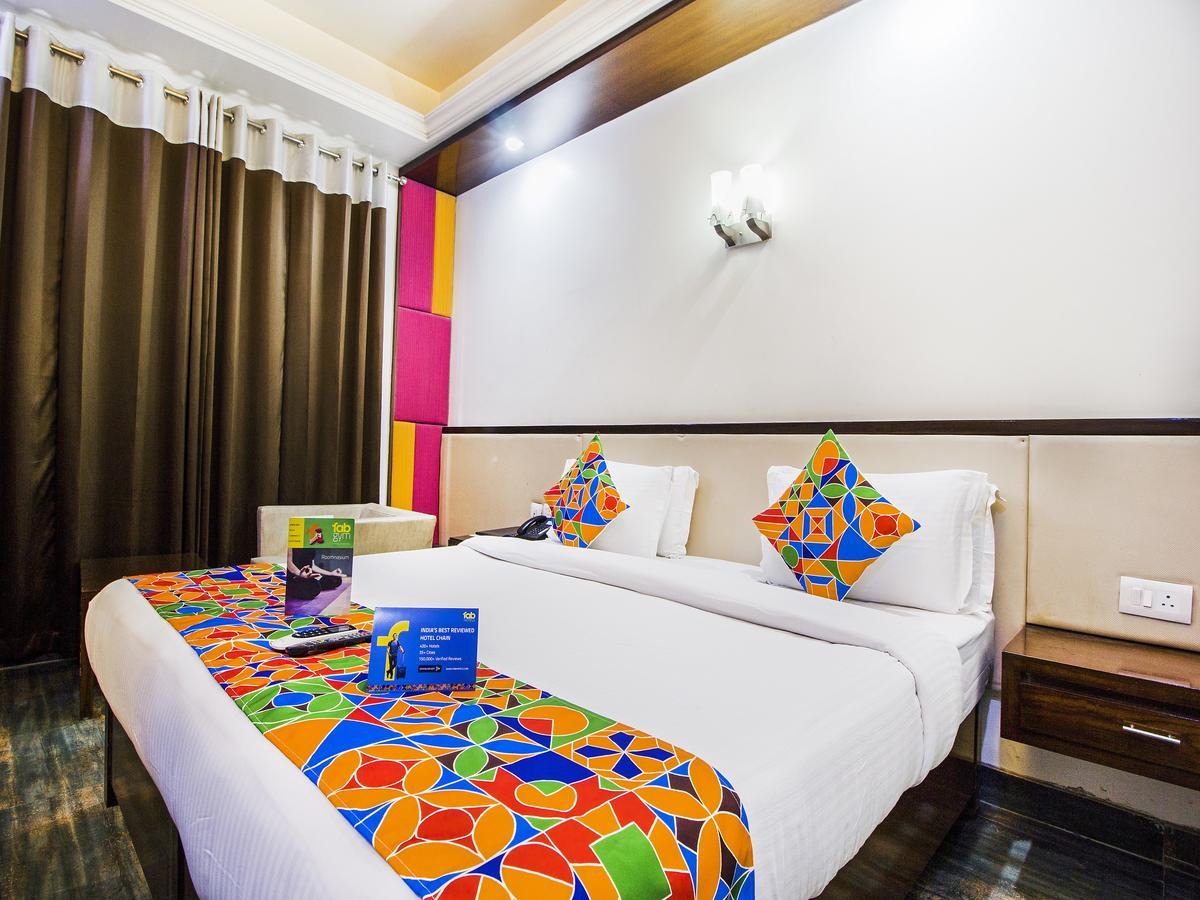 Fabhotel Marble Arch Karol Bagh Delhi  Exterior photo
