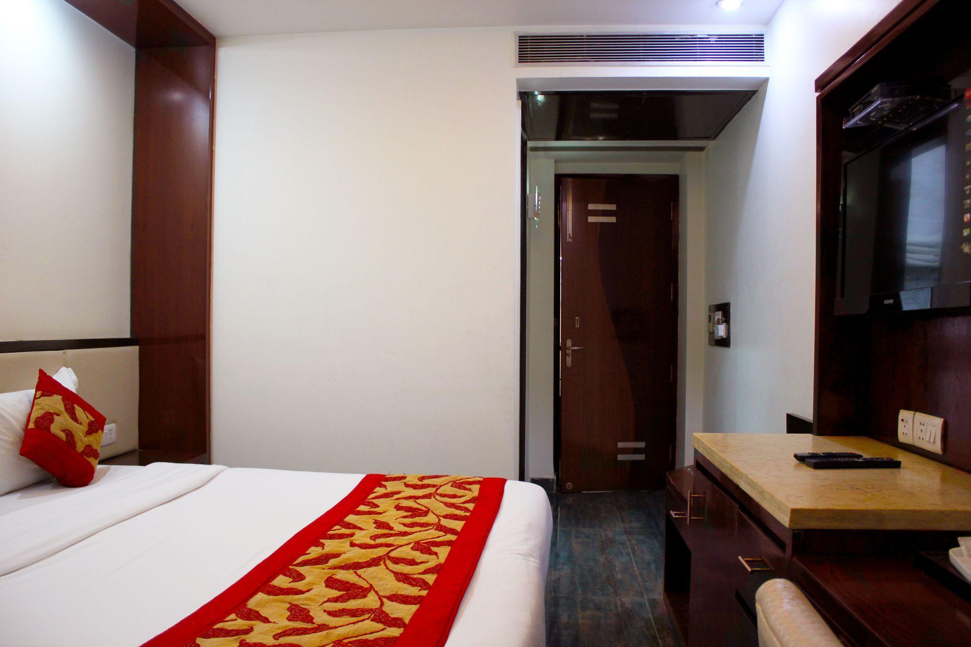 Fabhotel Marble Arch Karol Bagh Delhi  Exterior photo
